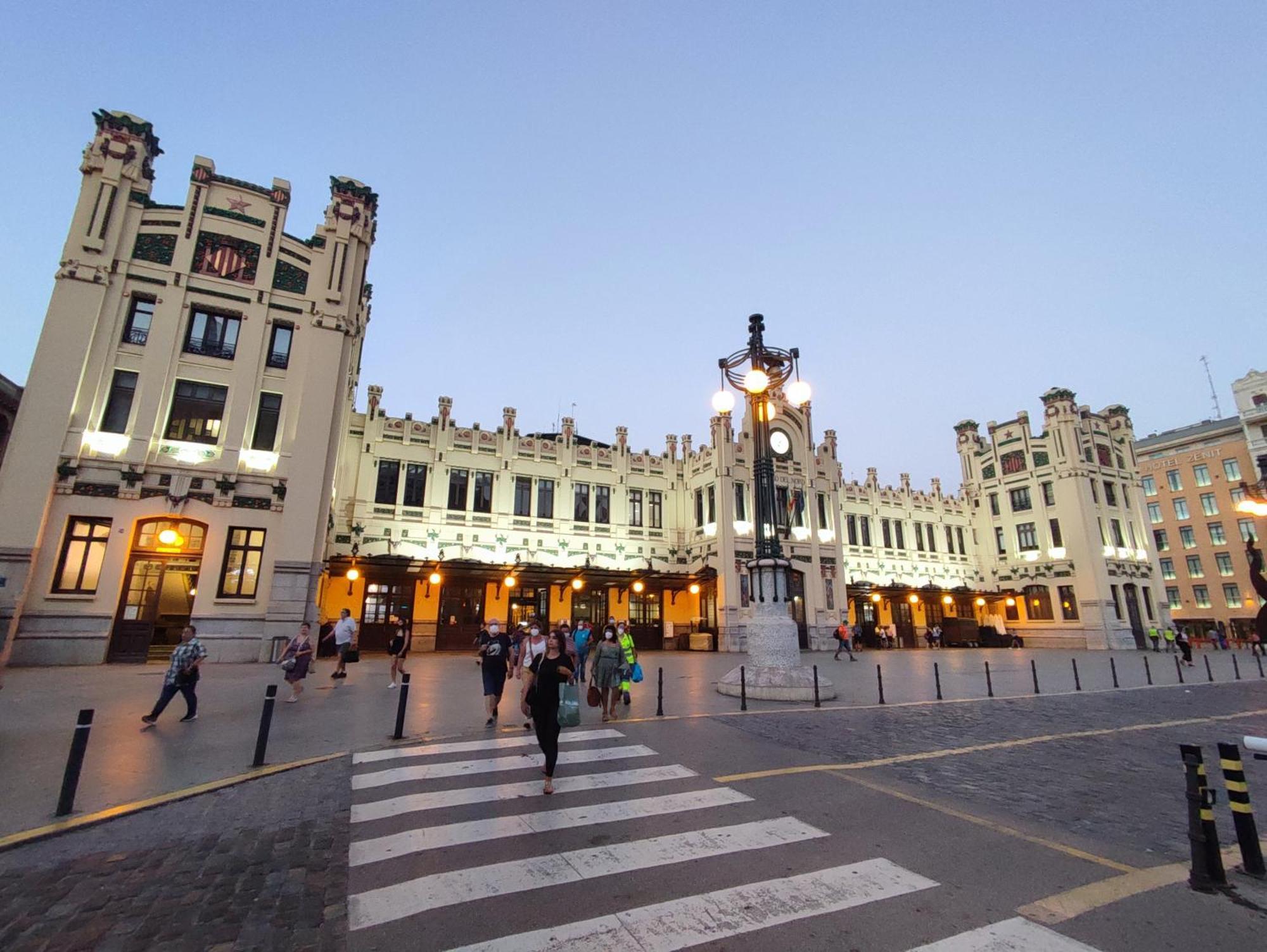 Central Rooms Valencia Downtown - Bruno Apartments Coliving ภายนอก รูปภาพ